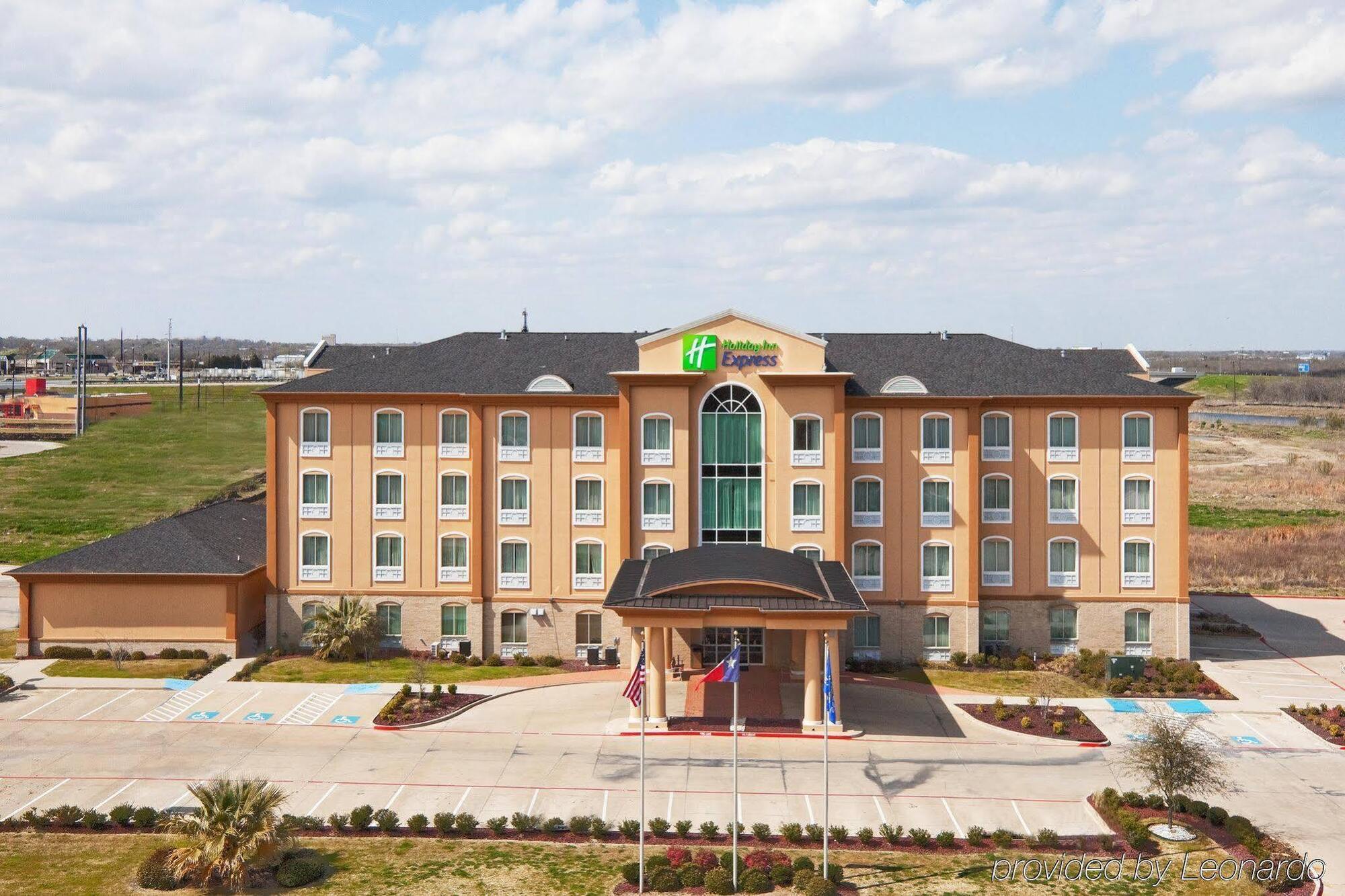 Holiday Inn Express Hotel And Suites Corsicana I-45 By Ihg Ngoại thất bức ảnh